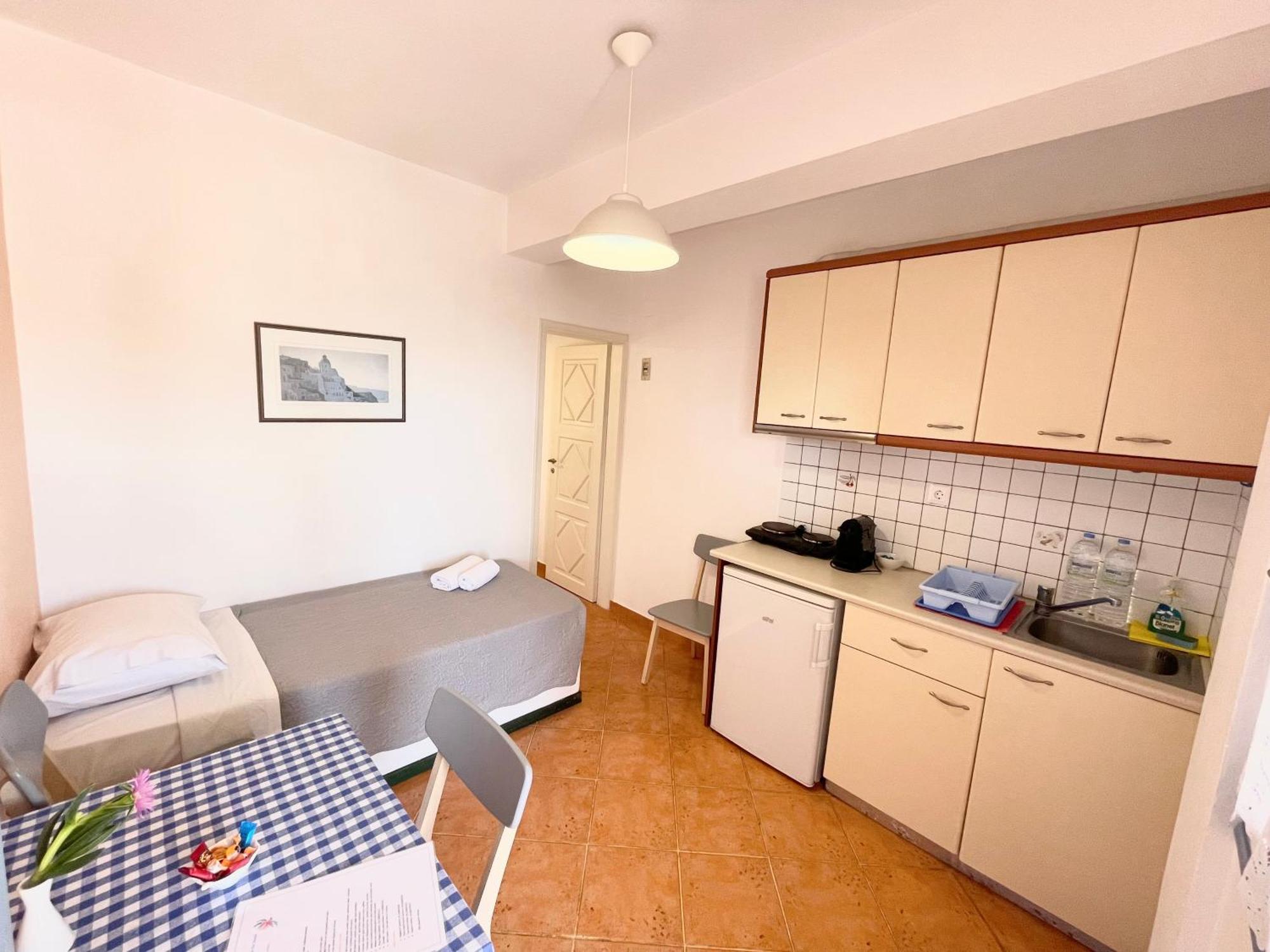 Asterias Mini Coastal Apartments Perissa Exterior foto