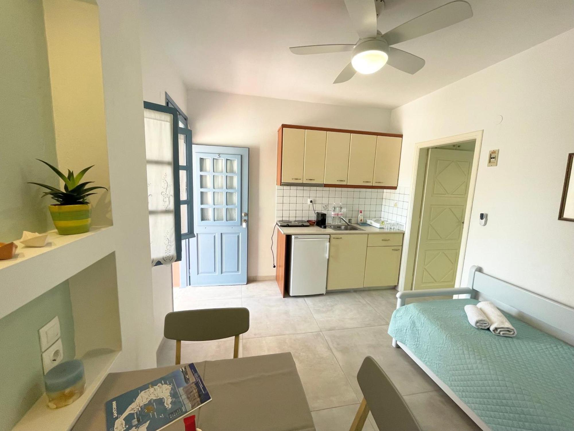 Asterias Mini Coastal Apartments Perissa Exterior foto